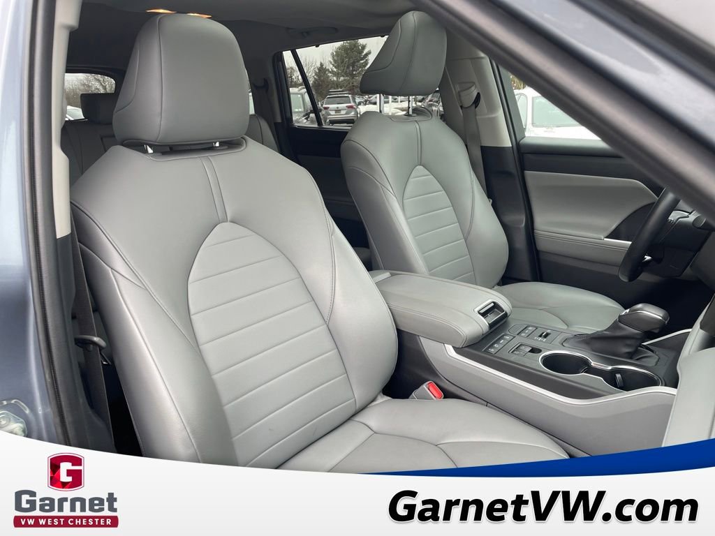 Used 2020 Toyota Highlander XLE image 43