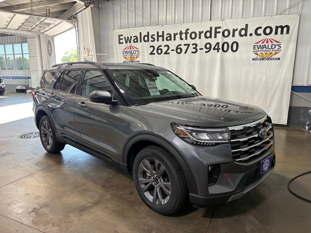 New 2026 Ford Explorer Active w/ Active Comfort Package AWD/4WD image 2