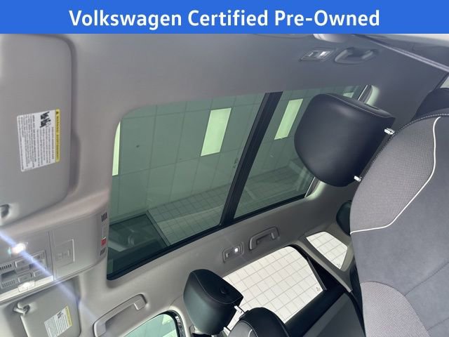 Certified 2023 Volkswagen Taos SE w/ Panoramic Sunroof Package image 18