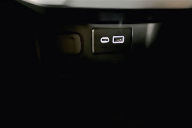 Used 2023 GMC Acadia SLE w/ Driver Convenience Package image 25