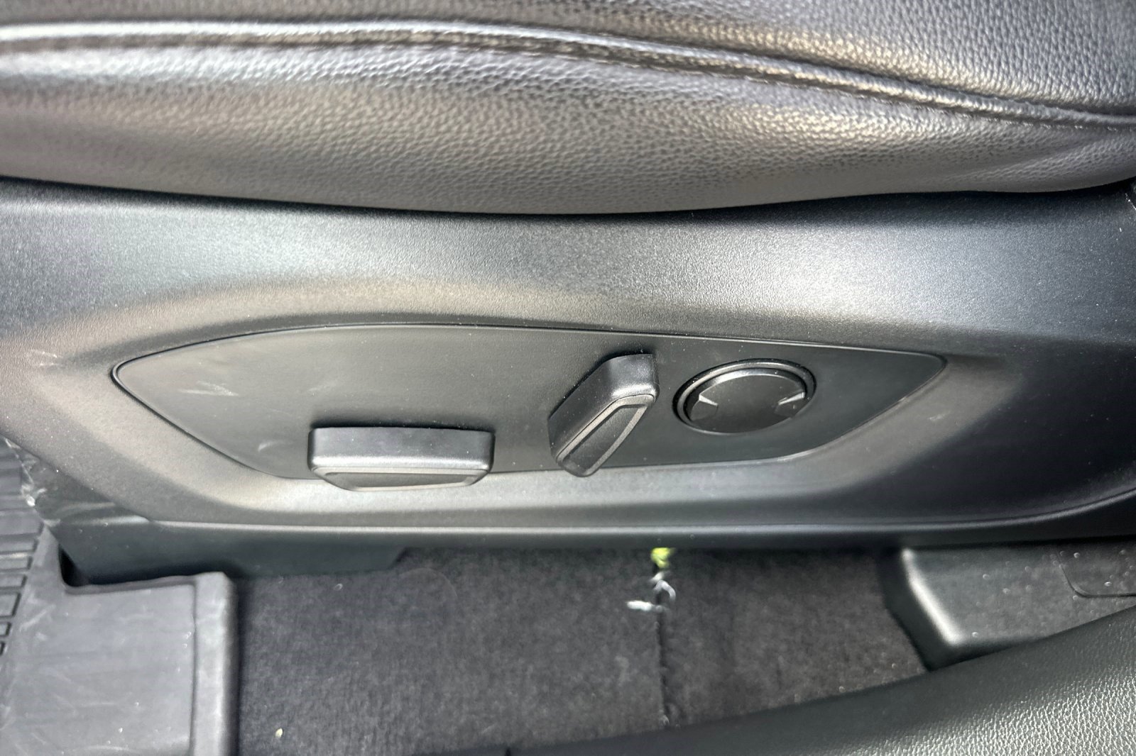 Used 2023 Ford Explorer ST-Line w/ Class IV Trailer Tow Package image 14