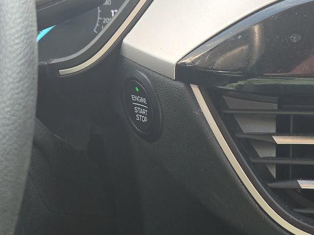 Used 2022 Ford Escape SE FWD image 38
