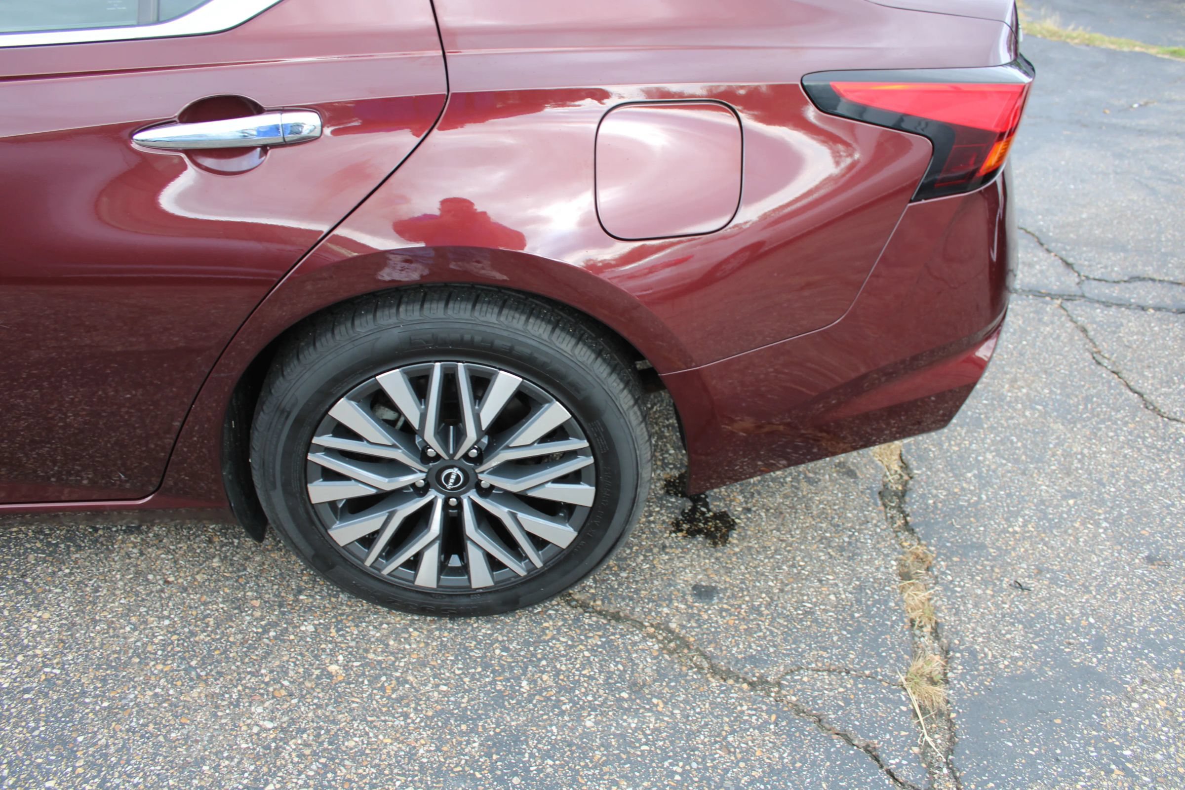 Used 2024 Nissan Altima 2.5 SV FWD image 28