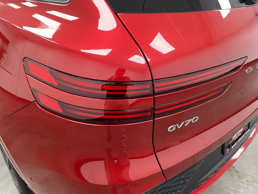 Used 2023 Genesis GV70 2.5T w/ Sport Prestige Package image 13