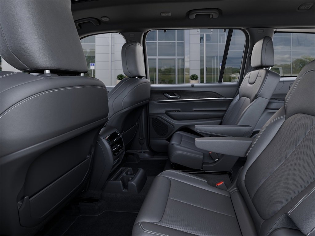 New 2025 Jeep Grand Cherokee L Limited w/ Luxury Tech Group II image 23