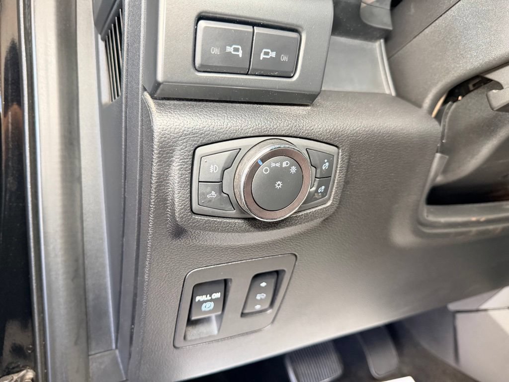 Used 2019 Ford F150 XLT w/ Equipment Group 302A Luxury AWD/4WD image 18
