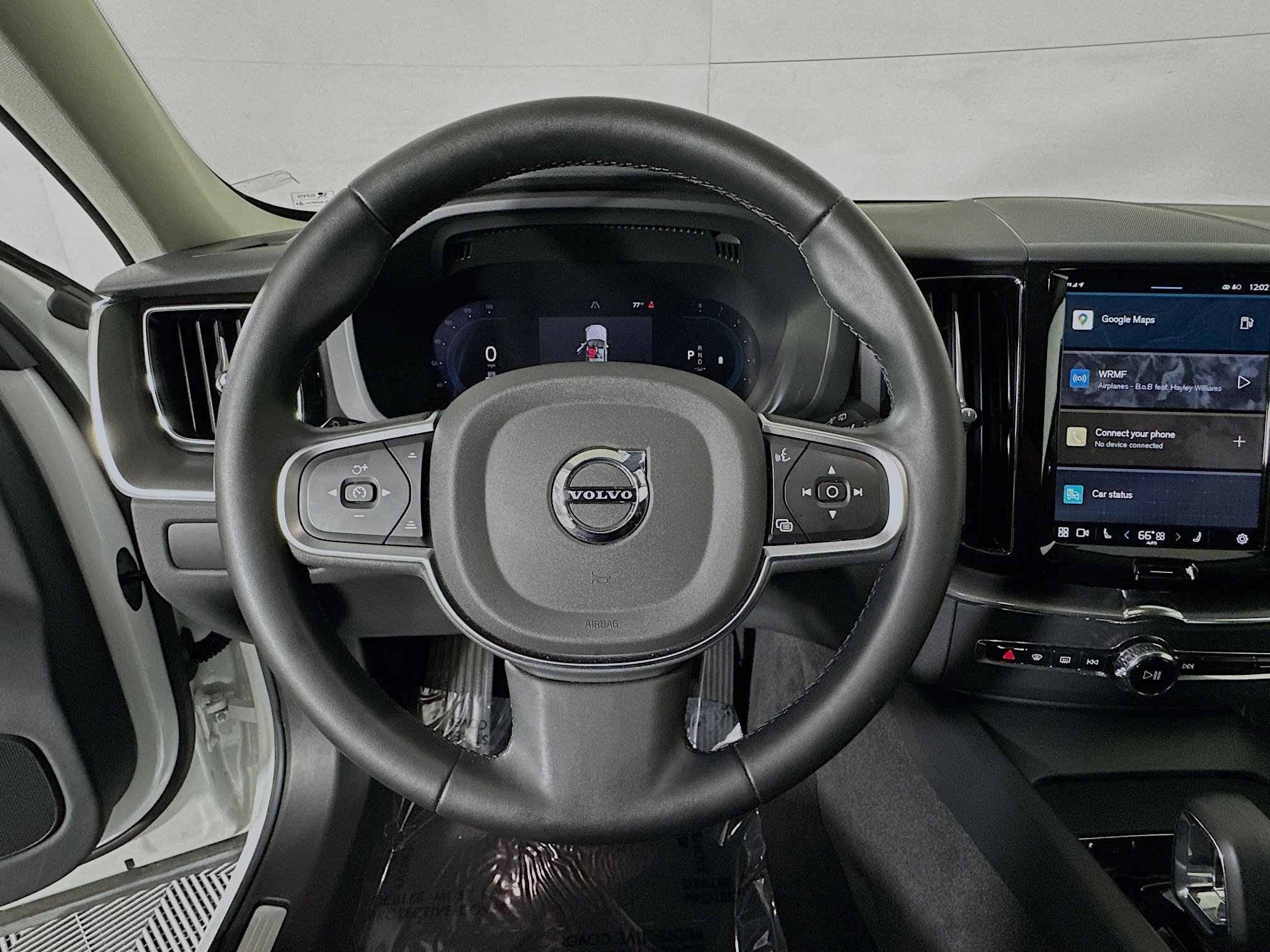 Used 2025 Volvo XC60 B5 Core image 15