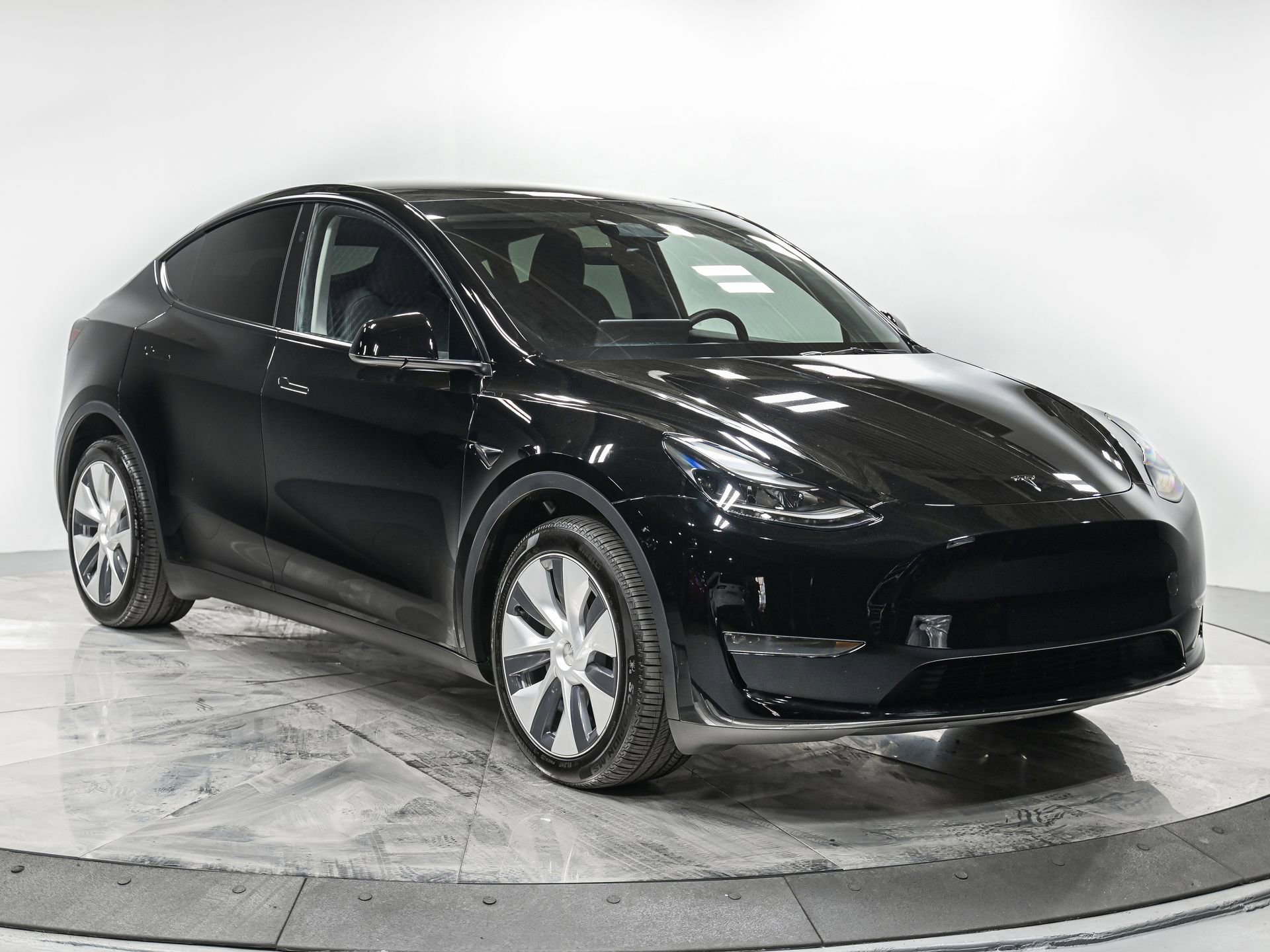 Used 2023 Tesla Model Y Long Range image 9