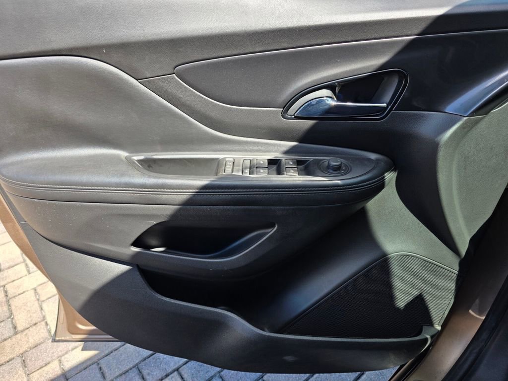 Used 2019 Buick Encore Sport Touring image 27