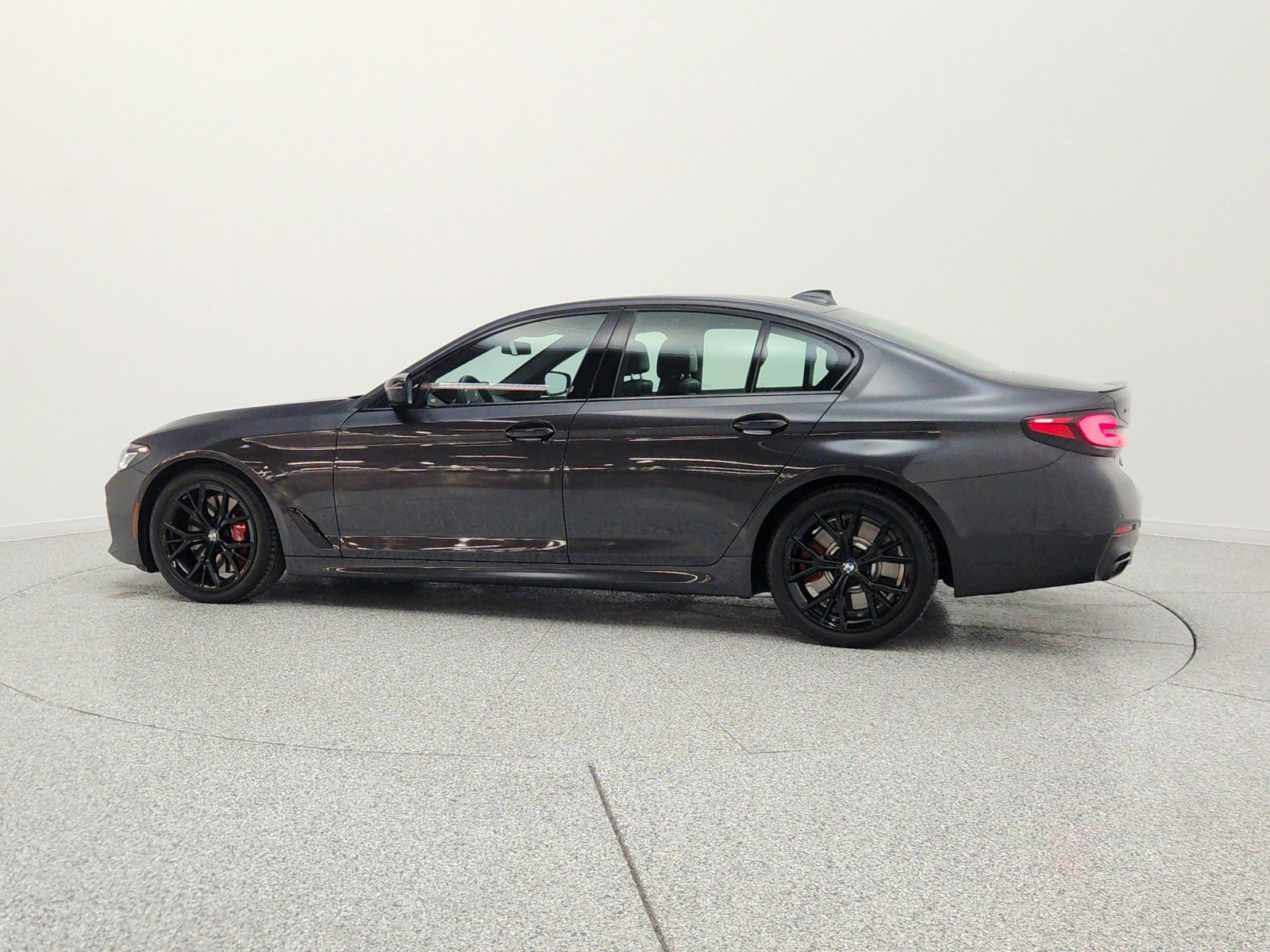 Used 2023 BMW M550i xDrive w/ Executive Package AWD/4WD image 8