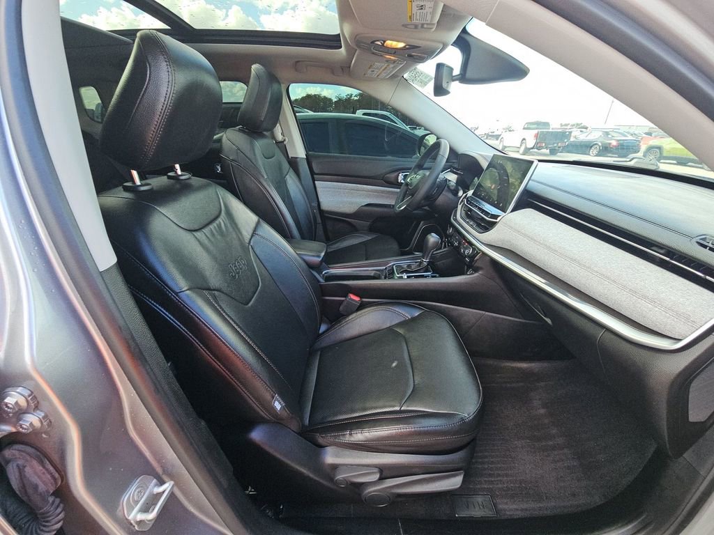 Used 2022 Jeep Compass Latitude w/ Sun and Sound Group image 15