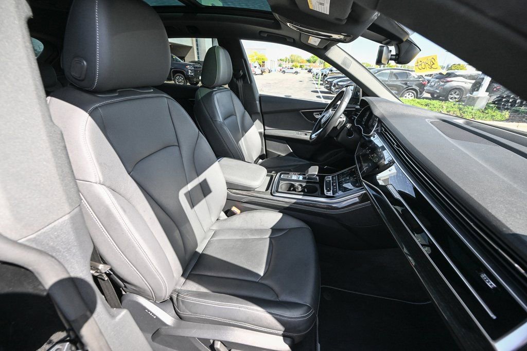 Used 2022 Audi Q8 Premium Plus image 25