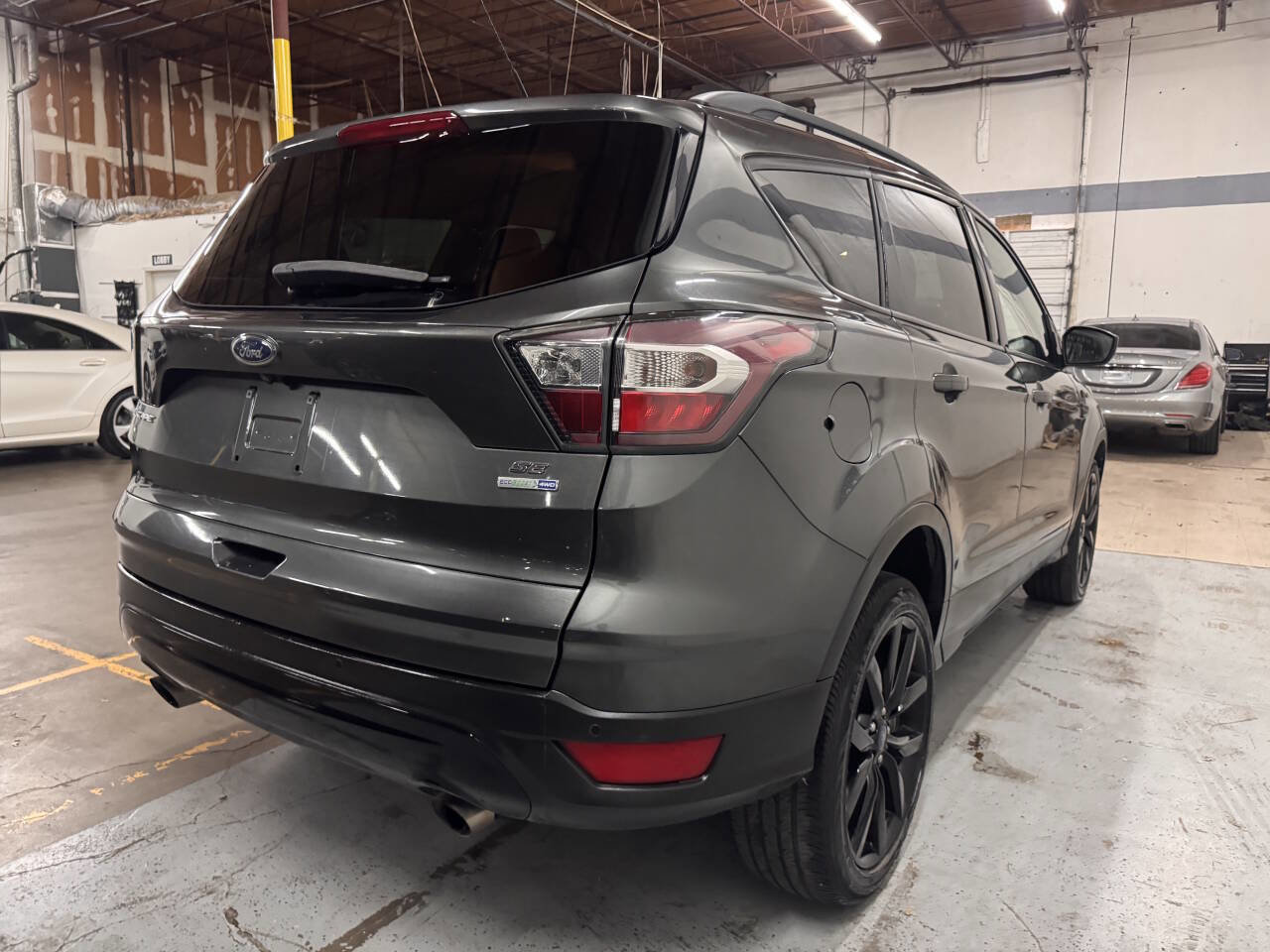 Used 2017 Ford Escape SE w/ Equipment Group 201A AWD/4WD image 6