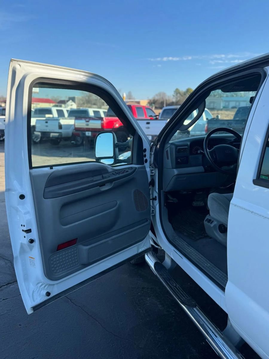 Used 2003 Ford F350 XLT image 17