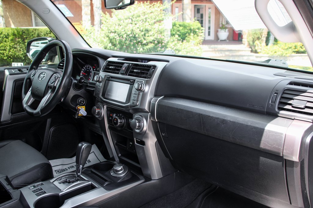 Used 2018 Toyota 4Runner SR5 Premium image 34