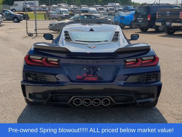 Used 2025 Chevrolet Corvette Z06 RWD image 12