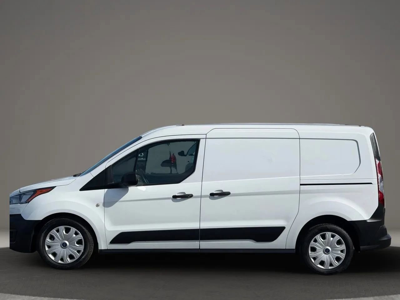 Used 2022 Ford Transit Connect XL image 2