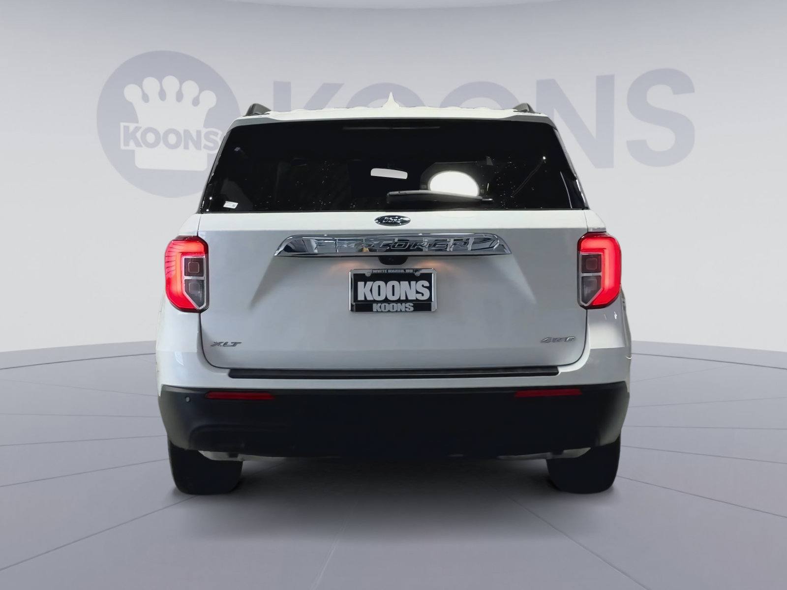 Used 2023 Ford Explorer XLT AWD/4WD image 10