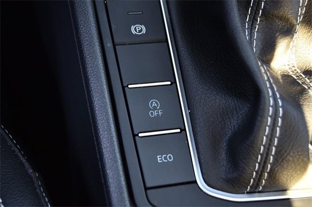 Certified 2024 Volkswagen Jetta SE w/ Panoramic Sunroof Package image 18