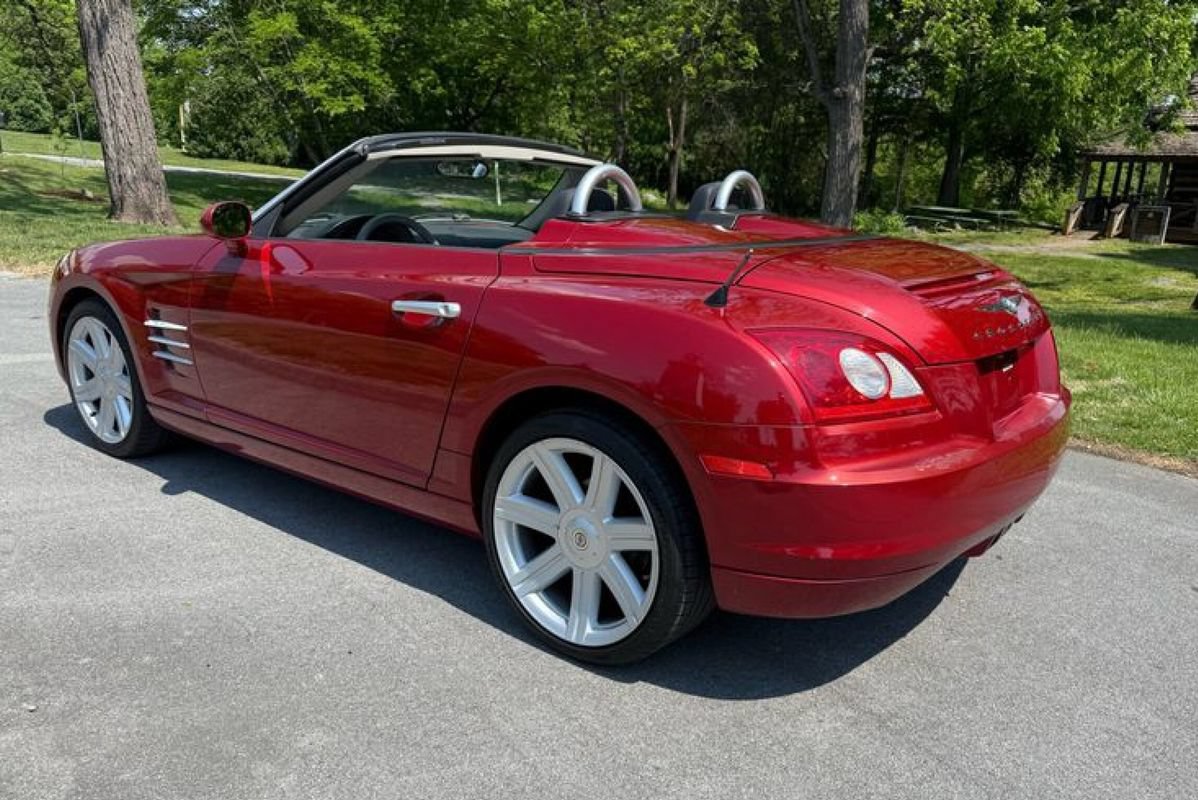 Used 2005 Chrysler Crossfire Limited RWD image 10