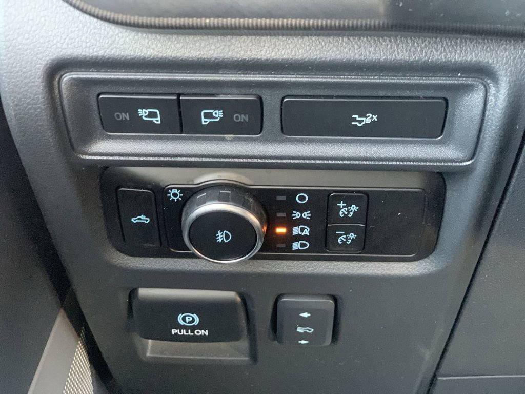 Used 2023 Ford F150 Platinum image 15