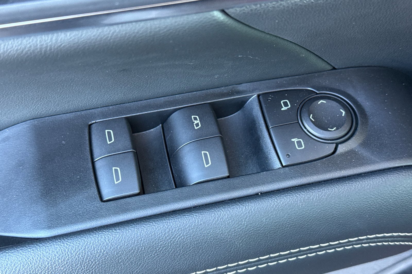 Used 2026 GMC Terrain Elevation image 13