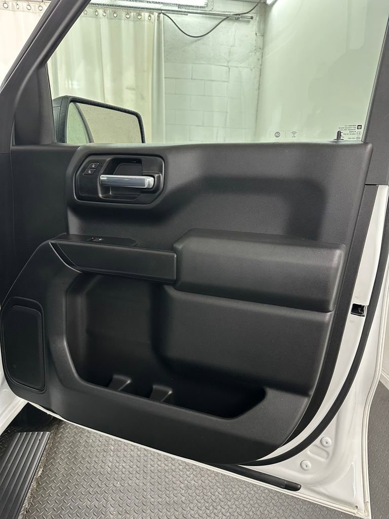 Used 2020 Chevrolet Silverado 1500 Custom w/ Custom Value Package image 32