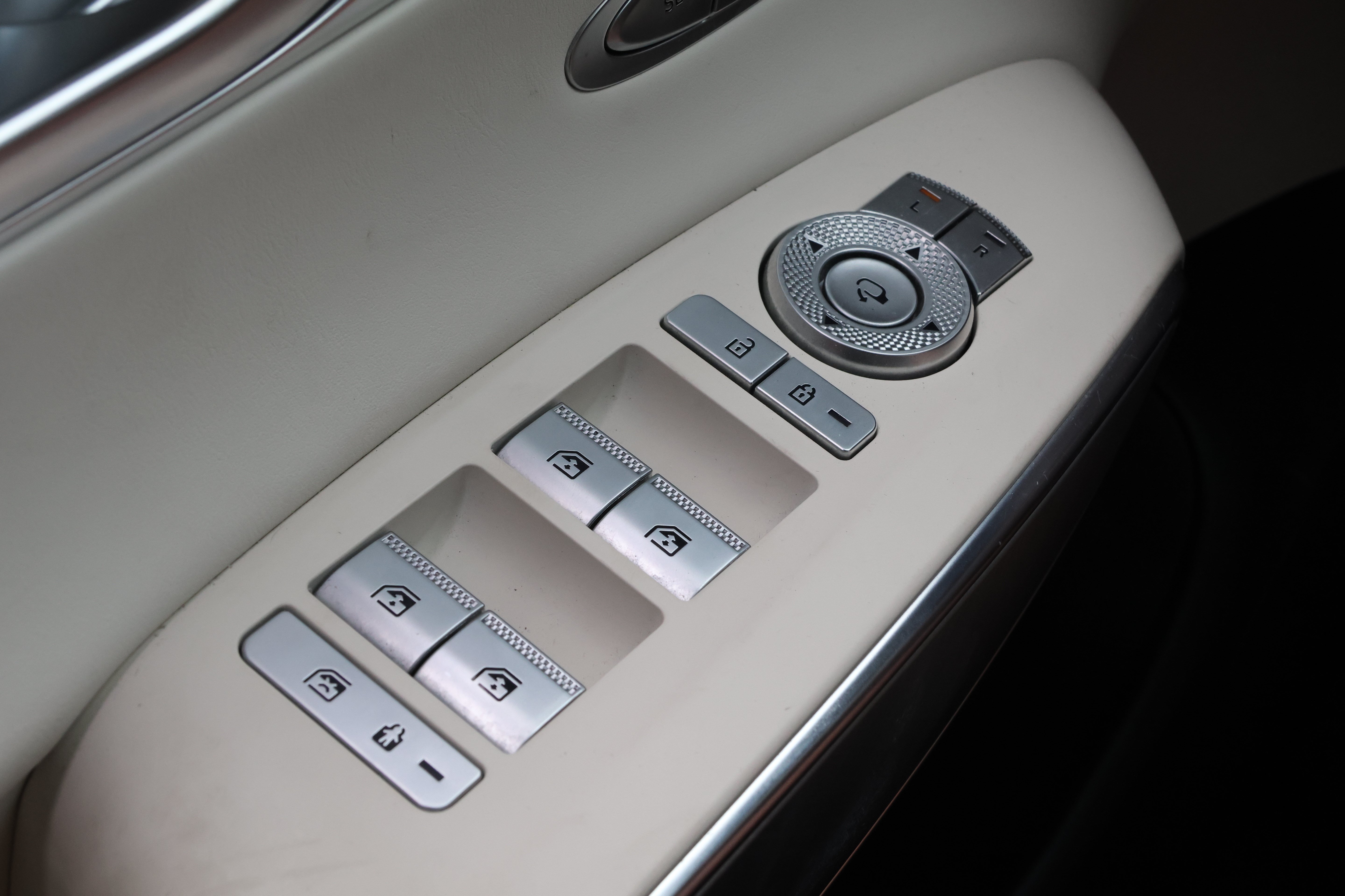 Used 2023 Genesis Electrified GV70 AWD/4WD image 14