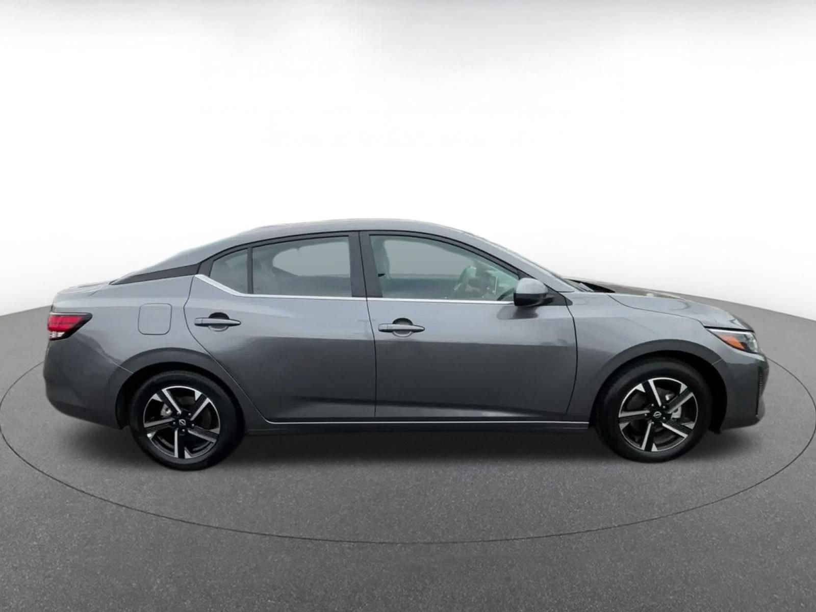 Used 2025 Nissan Sentra SV FWD image 16
