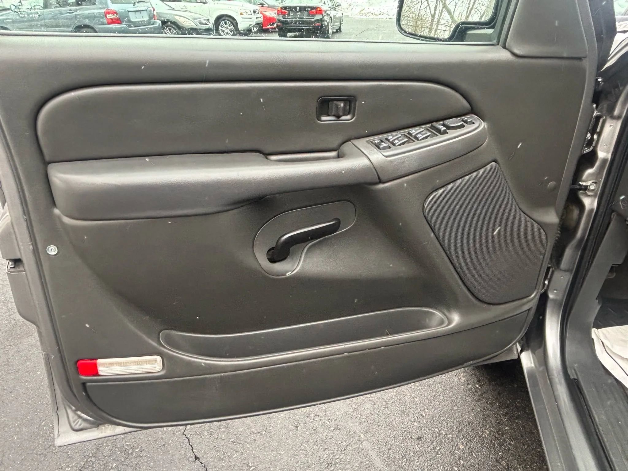 Used 2006 Chevrolet Silverado 1500 LT w/ Light Duty Power Package AWD/4WD image 13