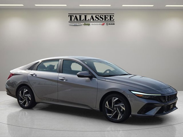 Used 2025 Hyundai Elantra Limited FWD image 5