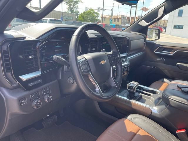 Used 2024 Chevrolet Silverado 1500 High Country w/ Technology Package AWD/4WD image 17