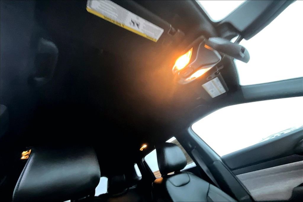 Used 2024 Jeep Compass Latitude image 22