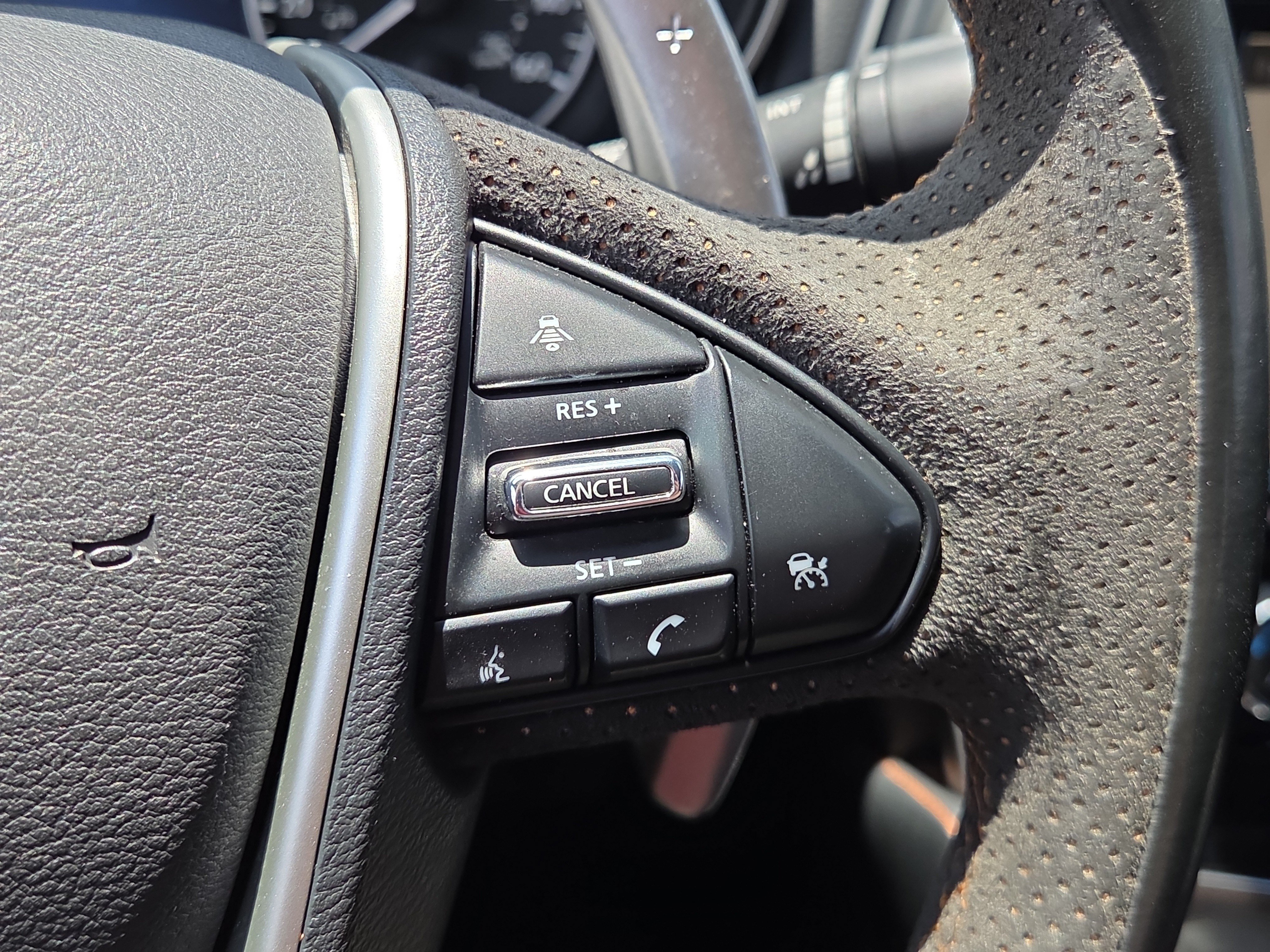Used 2020 Nissan Maxima SR w/ Sport Mat Group FWD image 13