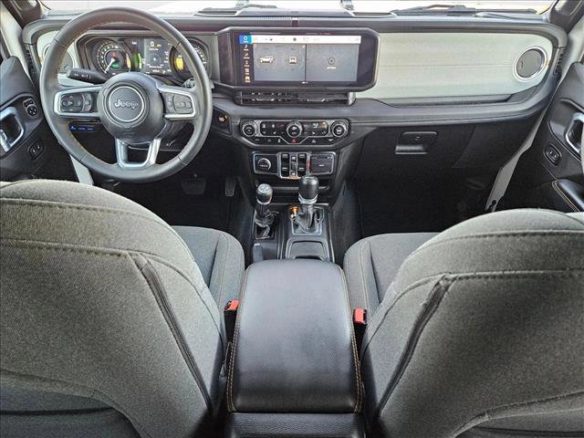 Used 2024 Jeep Wrangler Sahara image 18