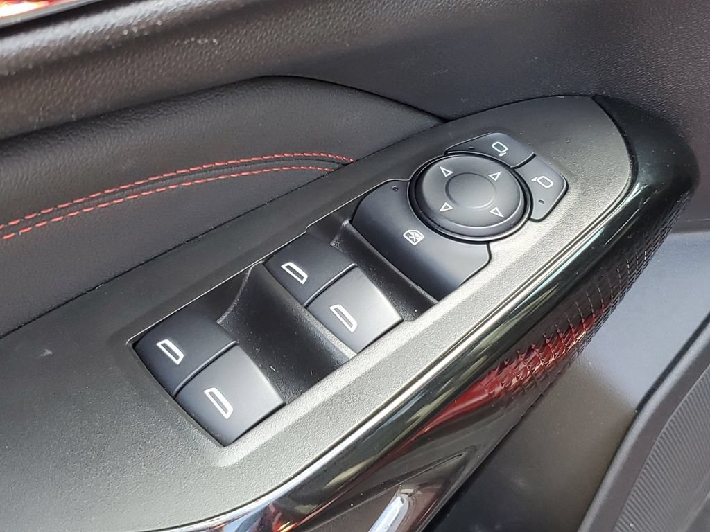 Used 2024 Chevrolet Trax RS w/ Sunroof Package FWD image 25