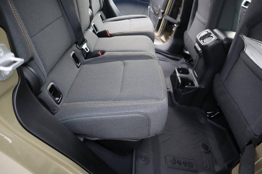 New 2026 Jeep Gladiator Sport image 13