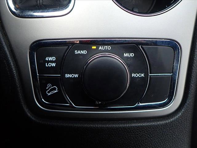 Used 2018 Jeep Grand Cherokee Limited image 23