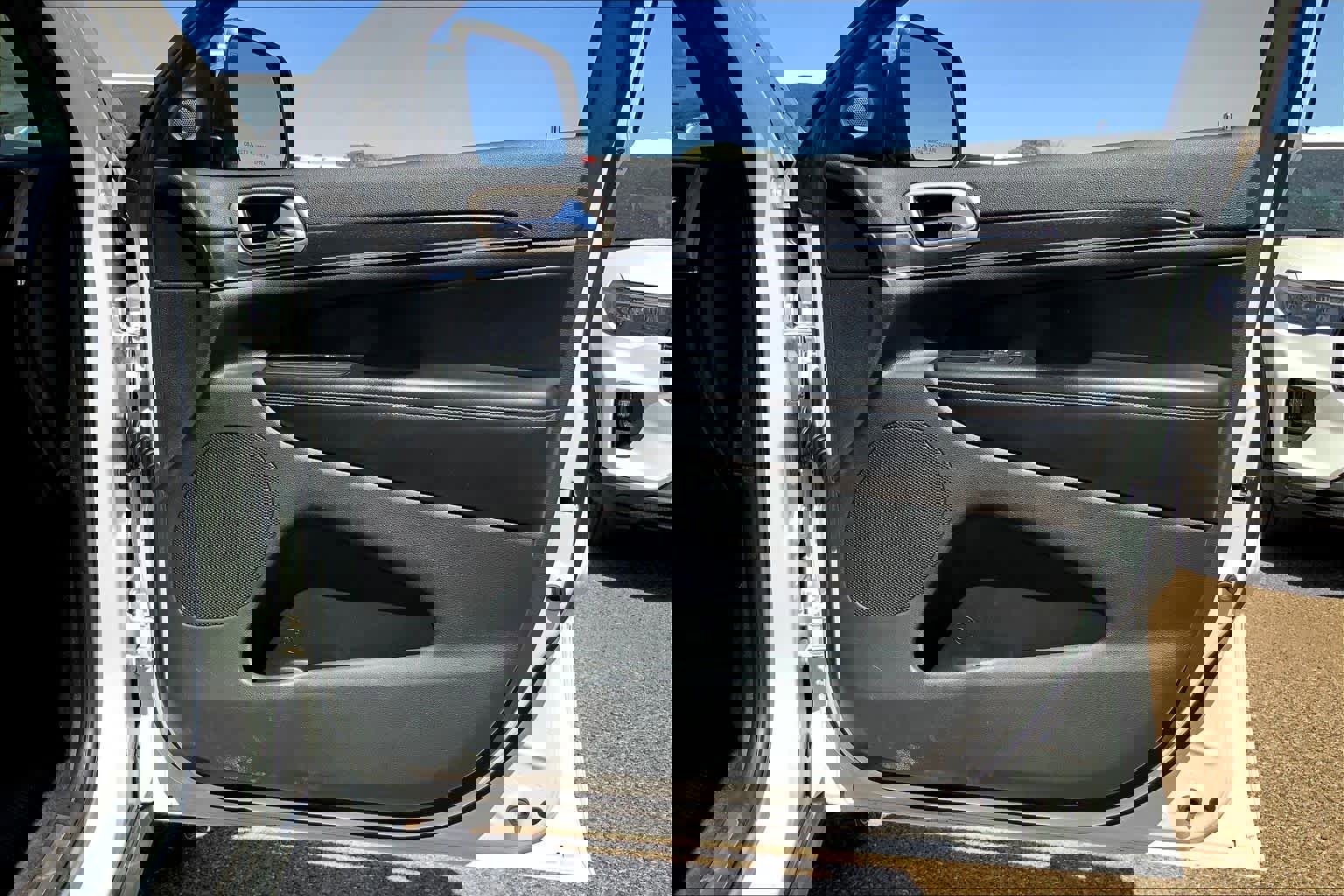 Used 2016 Jeep Grand Cherokee Limited w/ Trailer Tow Group IV image 23