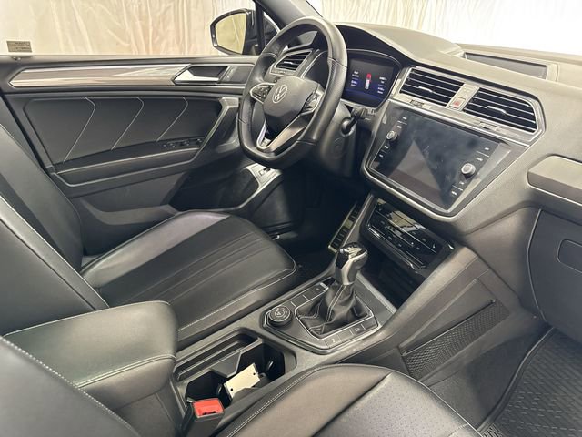 Used 2022 Volkswagen Tiguan SE R-Line image 27