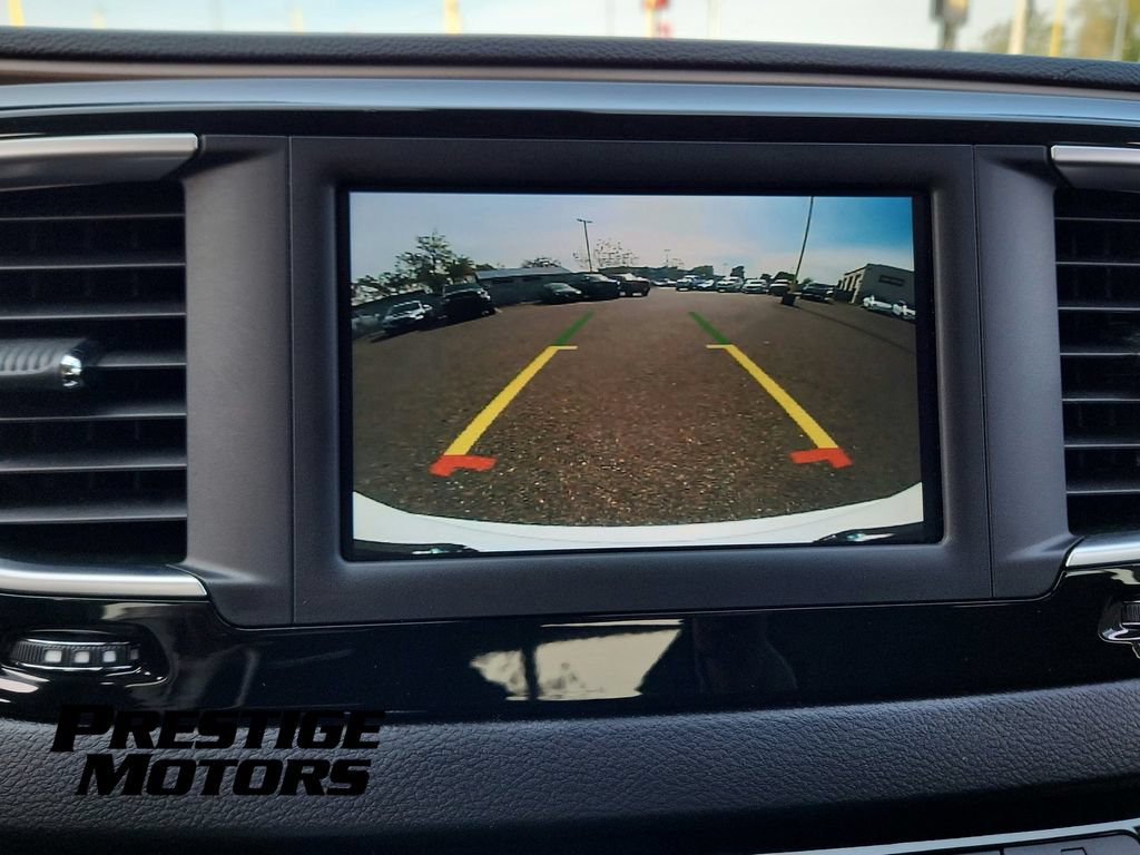 Used 2022 Chrysler Voyager LX FWD image 12