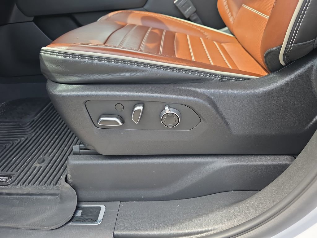 Used 2025 GMC Sierra 2500 Denali Ultimate image 13