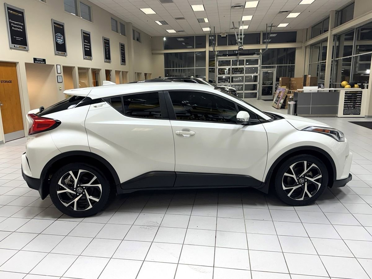 Used 2018 Toyota C-HR XLE image 6