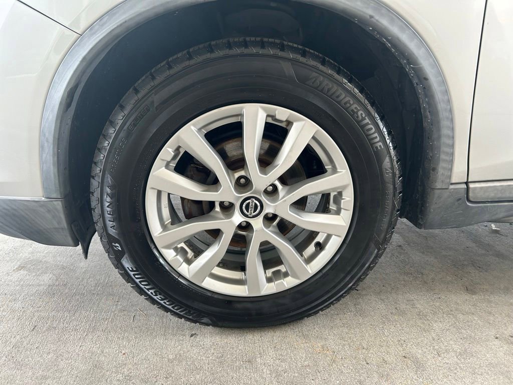 Used 2018 Nissan Rogue SV FWD image 12