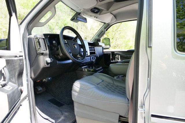 Used 2025 Chevrolet Express 2500 w/ Driver Convenience Package image 25