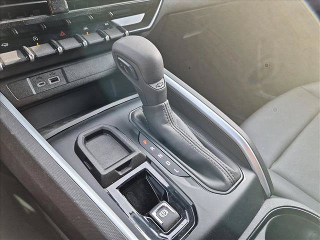 Used 2024 Chevrolet Colorado W/T w/ Safety Package RWD image 10