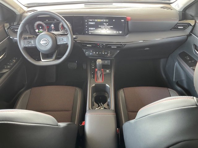Used 2025 Nissan Kicks SR image 13