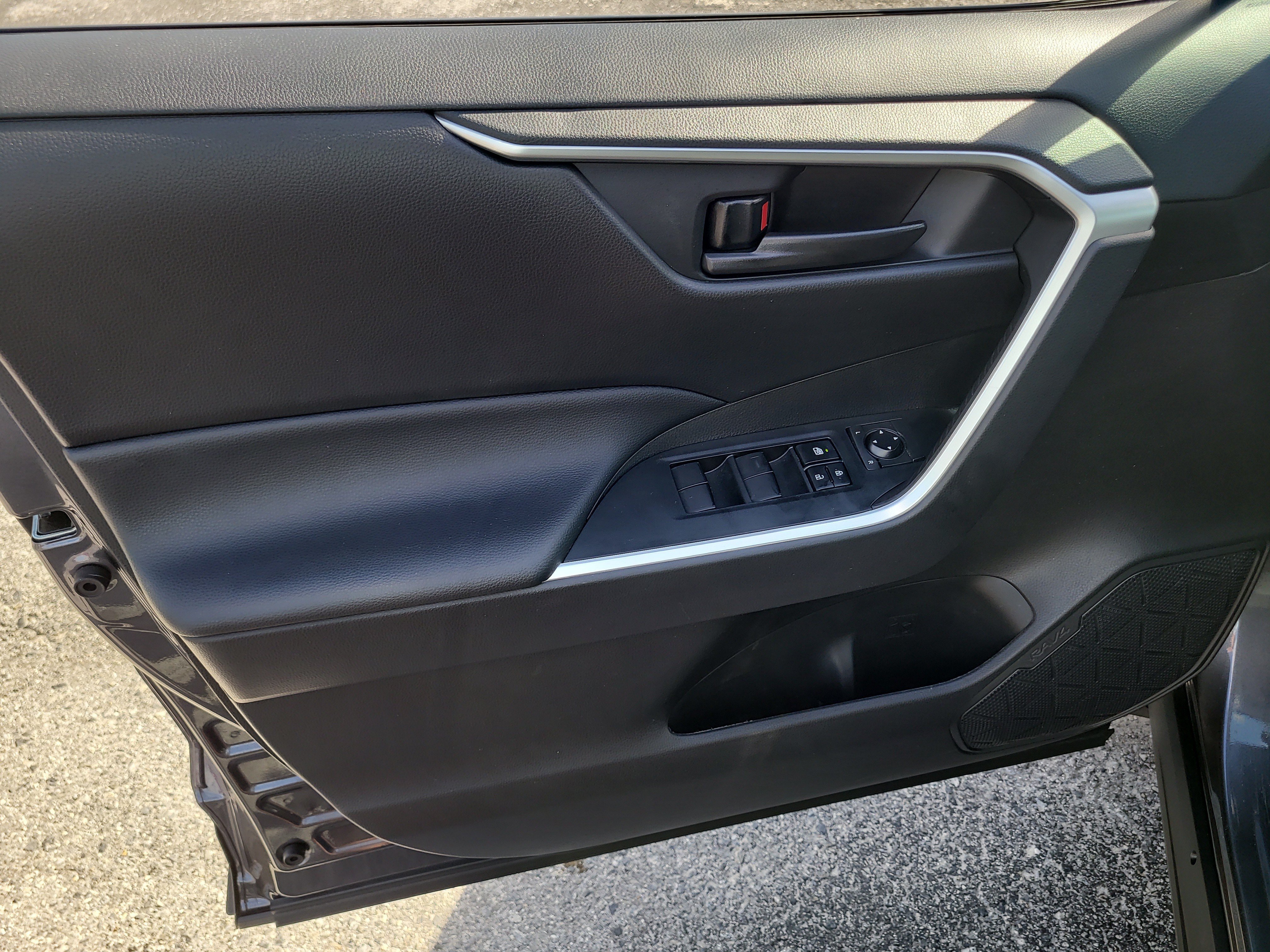 Certified 2024 Toyota RAV4 LE FWD image 16