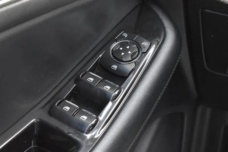 Used 2020 Ford Edge SEL AWD/4WD image 17