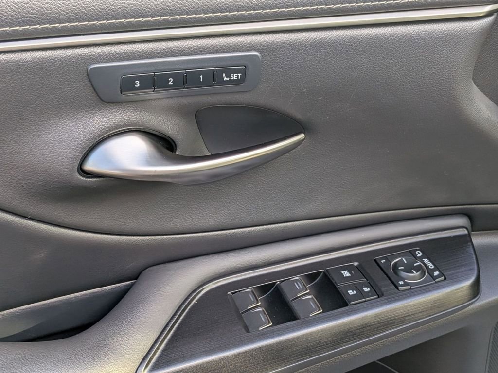 Used 2021 Lexus ES 300h w/ Premium Package FWD image 14